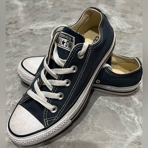 Converse All Star Signature Chucks Women’s Size 6 Navy NWOT
